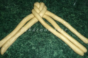 Vánočka z 5 pramenů