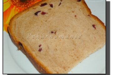 Podmáslový mazanec s brusinkami