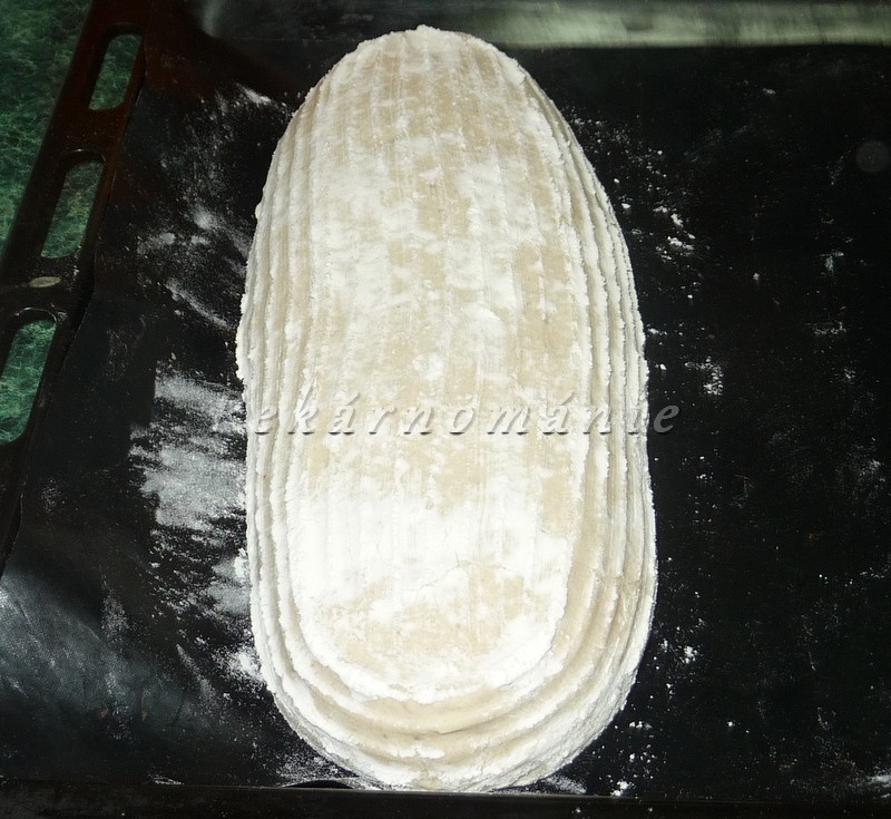 Pšenično-žitný kváskový chléb pro začátečníky