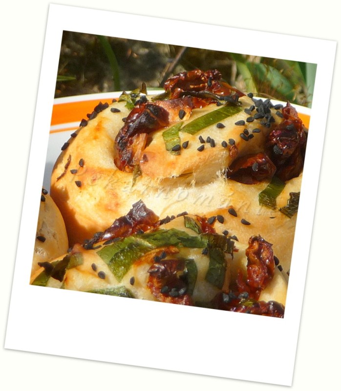 Točenky s česnekem a rajčaty