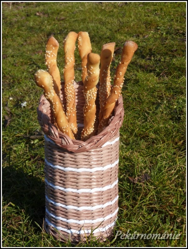 Podmáslové tyčky se sezamem