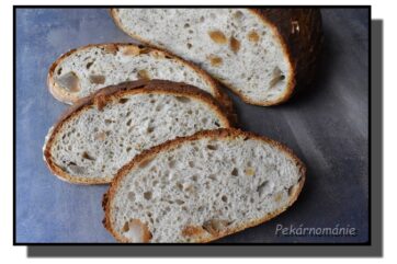 Klasický kváskový chléb se škvarkama