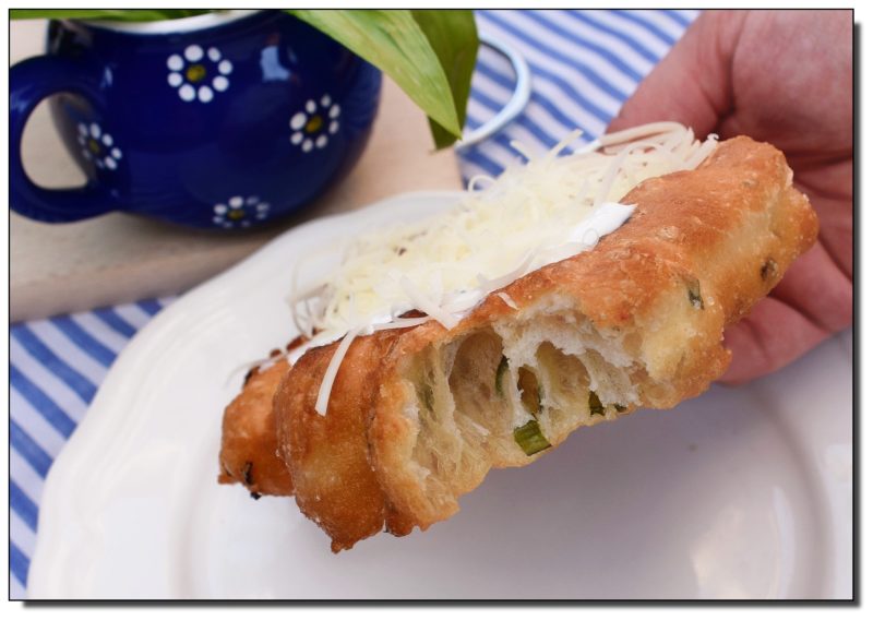 Kvasové langoše (třeba s medvědím česnekem)